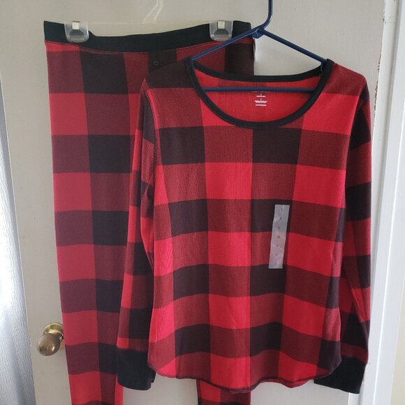 Old Navy Red and Black Plaid Pajama Set - Picture 1 of 1